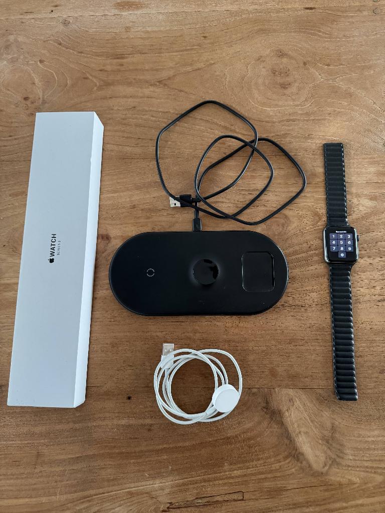 Apple Watch S3 42mm met extra Milanese bandje (nieuw), Gebruikt, Zwart, Apple Watch, IOS