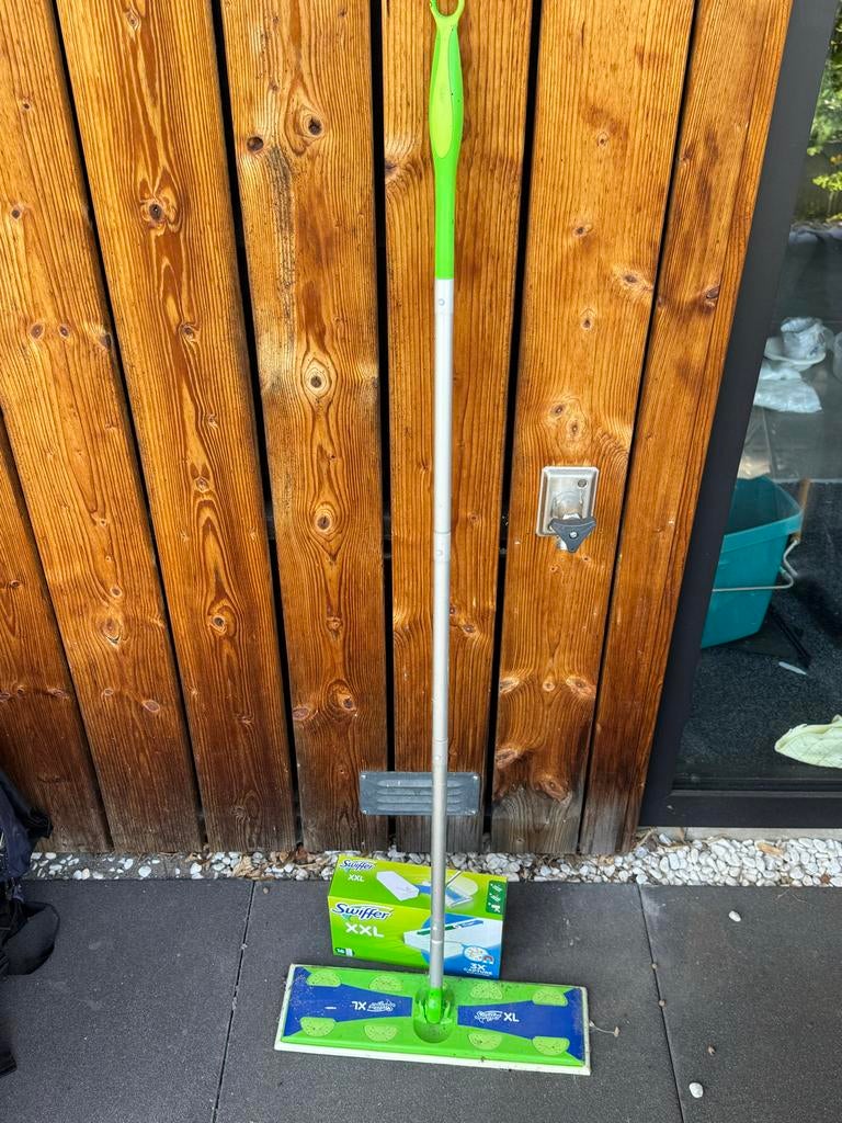Swiffer XXL Vloerwisser met 16 doekjes, Ophalen of Verzenden, Mop of Dweil