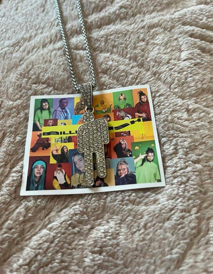 Billie Eilish ketting, Ophalen of Verzenden, Zo goed als nieuw, Beeldje of Figuurtje