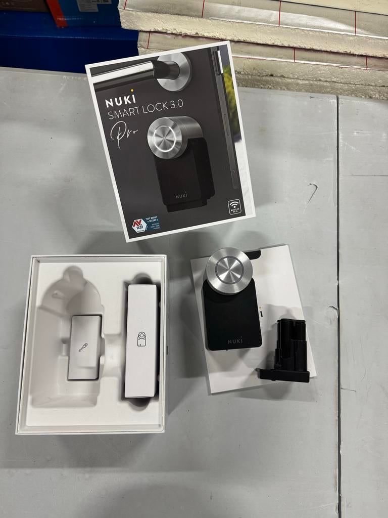 Nuki Smart Lock PRO 3.0 met Battery pack, Ophalen of Verzenden, Zo goed als nieuw, Overige materialen, Slot