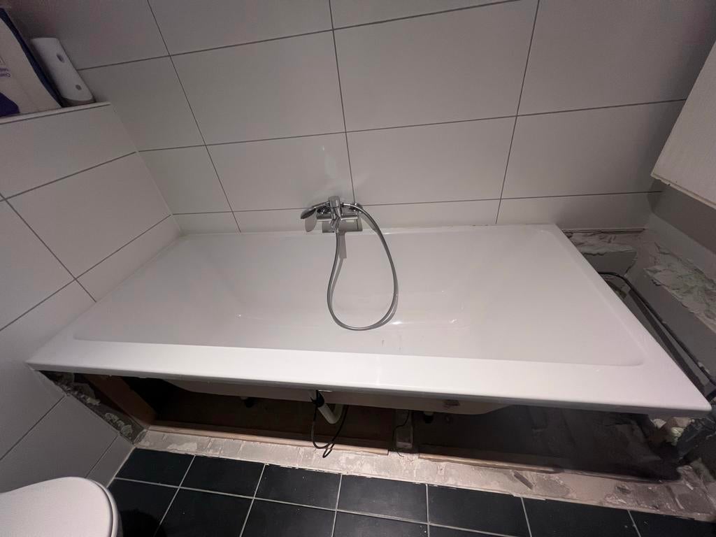 Ligbadkuip Villeroy & Boch, Ophalen, Gebruikt, Bad