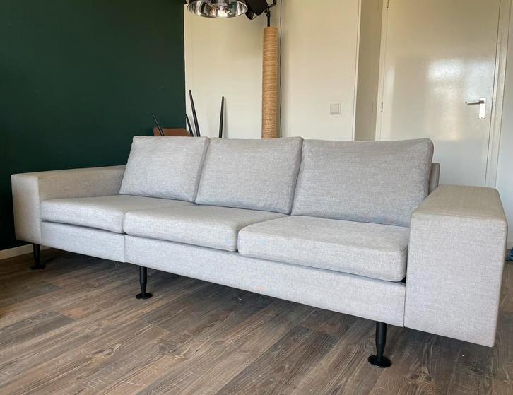 Moderne grijze Boconcept 3 zitsbank, Huis en Inrichting, Banken | Bankstellen, Zo goed als nieuw, Rechte bank, Driepersoons, 200 tot 250 cm