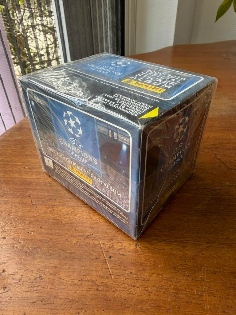 Champions League 2009-2010 Panini stickers box, Ophalen of Verzenden, Nieuw, Meerdere stickers