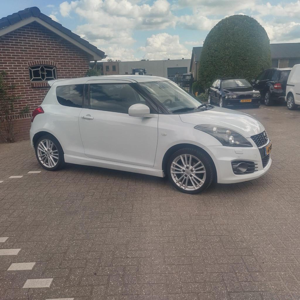 Suzuki Swift 1.6 Sport, Auto's, Voorwielaandrijving, Euro 5, Gebruikt, 4 cilinders