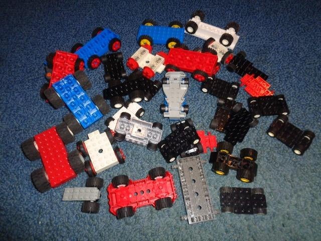 Partij X11=Lego auto bodems
