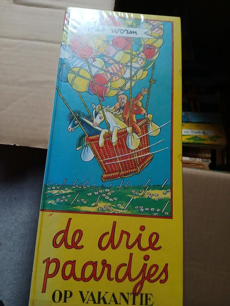 De drie paardjes op vakantie.  Piet Worms., Ophalen, Gelezen, Fictie algemeen