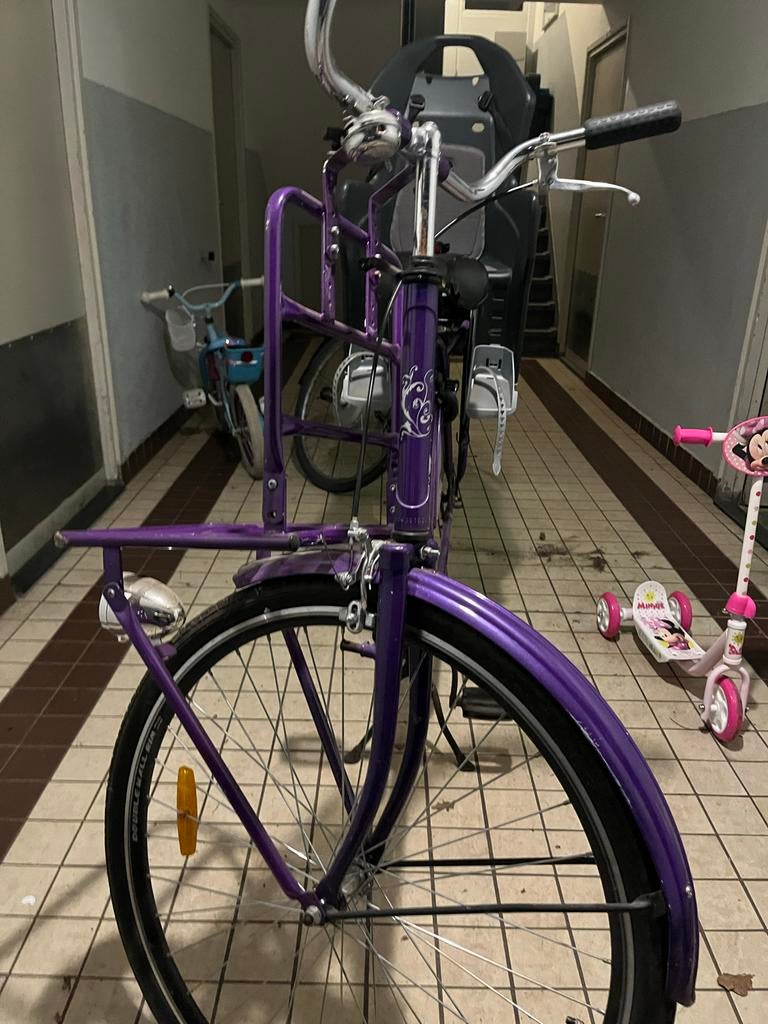 Paarse Omafiets - Werkt goed, lichte beschadigingen, Ophalen, Gebruikt