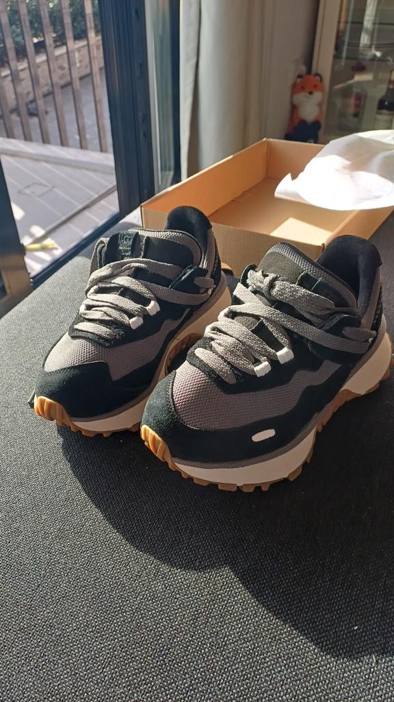 UGG W RETROFI LOW sneakers maat 37, Kleding | Dames, Schoenen, Ophalen of Verzenden
