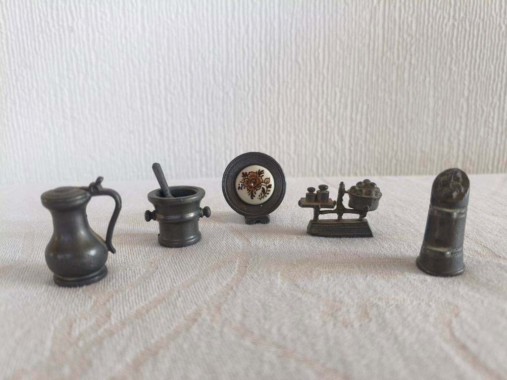 Vijf miniatuur tinnen voorwerpen, Antiek en Kunst, Antiek | Tin, Ophalen of Verzenden