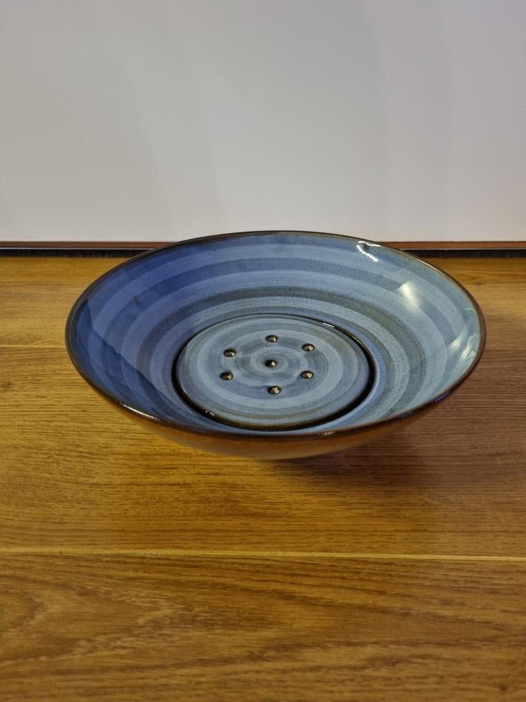 Volendams aardewerk fruittest, als nieuw, Huis en Inrichting, Keuken | Servies, Ophalen of Verzenden, Zo goed als nieuw, Aardewerk