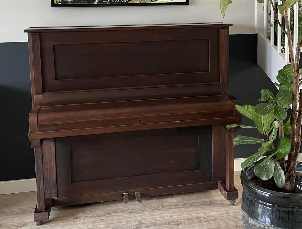 Mooie staande piano - Ideaal voor beginners en gevorderden, Muziek en Instrumenten, Piano's, Ophalen, Gebruikt, Bruin, Piano