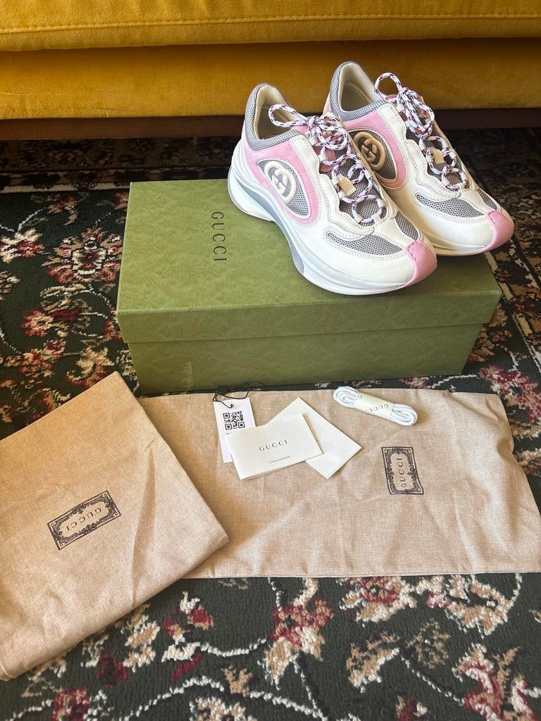 Gucci Sneakers Maat 37.5 - Zo goed als nieuw, Kleding | Dames, Schoenen, Ophalen of Verzenden, Zo goed als nieuw, Sneakers of Gympen