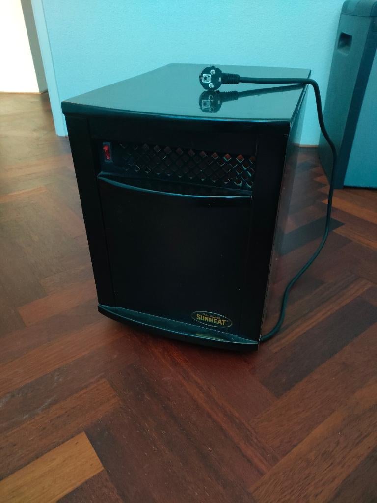 Sunheat kachel, Huis en Inrichting, Kachels, Ophalen, Gebruikt, Elektrisch, Houtkachel