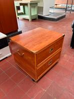 HOUTEN LADEKAST OP WIELEN MET MESSING BESLAG, Ophalen, Gebruikt, Overige materialen, 1 of 2 laden