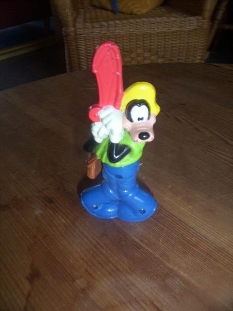 Disney Goofy Movie Goofy MCD als visser 12cm, Ophalen of Verzenden, Goofy of Pluto, Gebruikt, Beeldje of Figuurtje