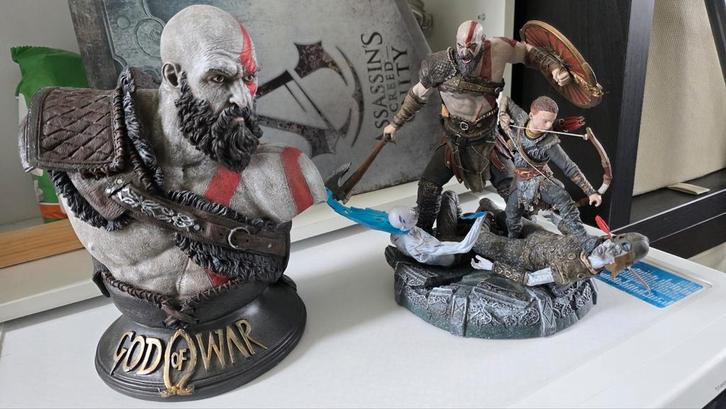 God of War Collectors Edition Beeld & Kratos Buste, Verzamelen, Poppetjes en Figuurtjes, Zo goed als nieuw, Ophalen of Verzenden