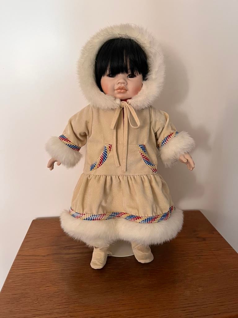 Prachtige Eskimo pop porselein, Ophalen of Verzenden, Nieuw, Pop