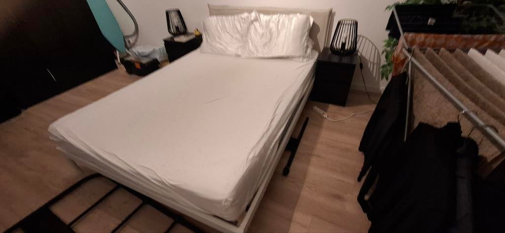 Te halen in de haag 2 pers bed 140x200, Ophalen, Gebruikt, Wit, Tweepersoons