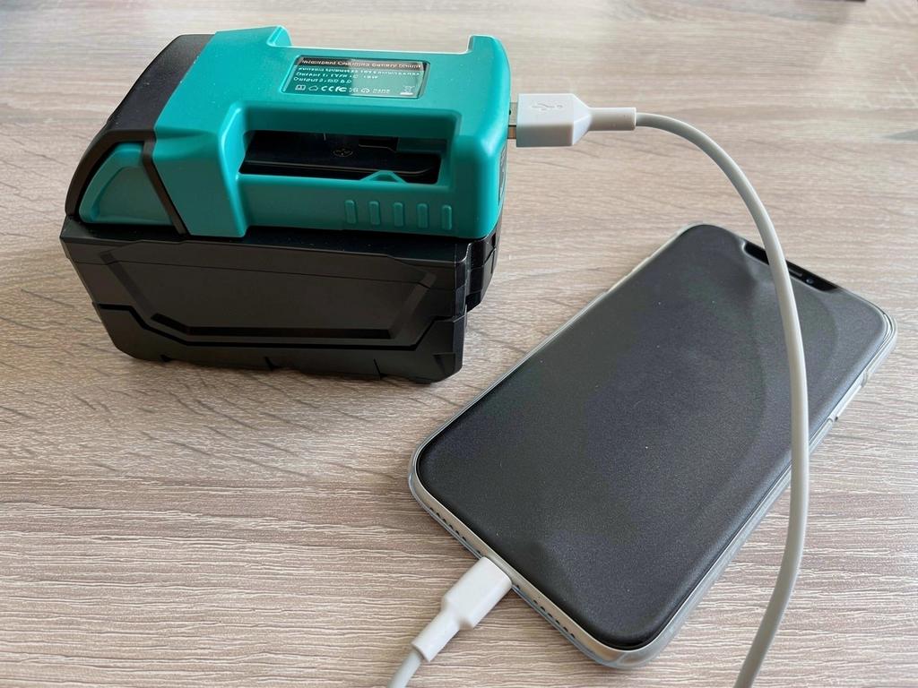 USB adapter voor Makita 18V accu’s, Ophalen of Verzenden, Nieuw