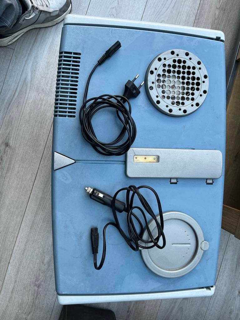 Koelbox 12V/220V - Ideaal voor Camping & Auto, Ophalen of Verzenden, Gebruikt, Koelbox, Elektrisch