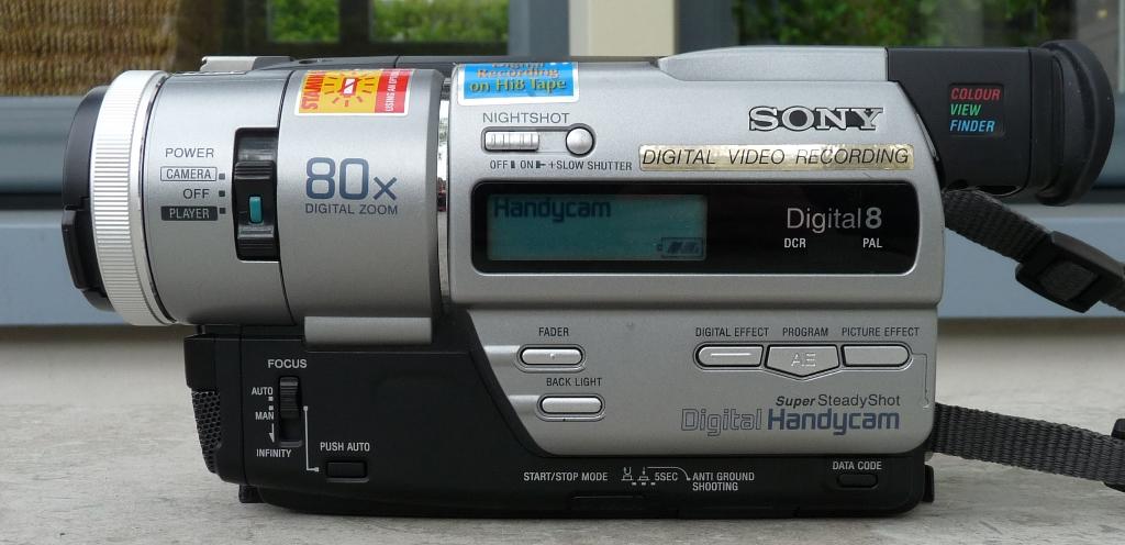 Sony Hi8 Digital8 Video8 ZELF DIGITALISEREN of overzetten ?, Ophalen, Overige soorten, Zo goed als nieuw, 8 tot 20x