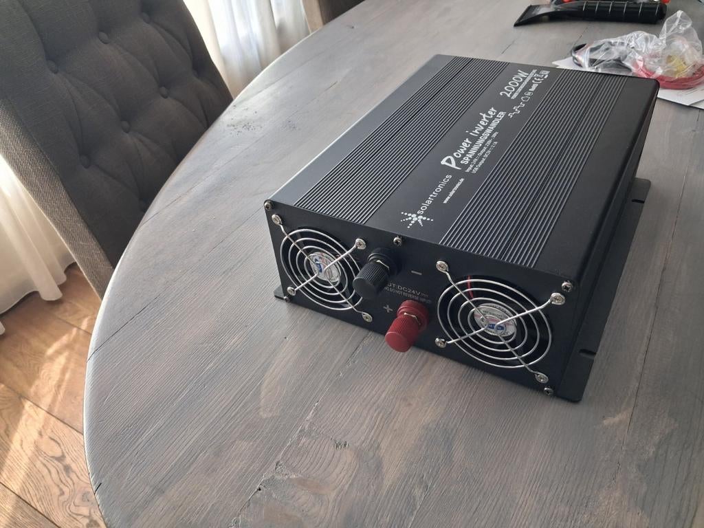 Solartronics Omvormer 2000W - 24V naar 230V, Ophalen of Verzenden, Gebruikt, Universele onderdelen