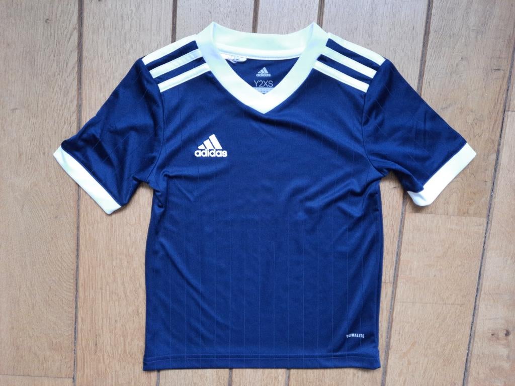 ADIDAS Climalite t- shirt blauw maat 116, Kinderen en Baby's, Kinderkleding | Maat 116, Adidas, Ophalen of Verzenden, Zo goed als nieuw