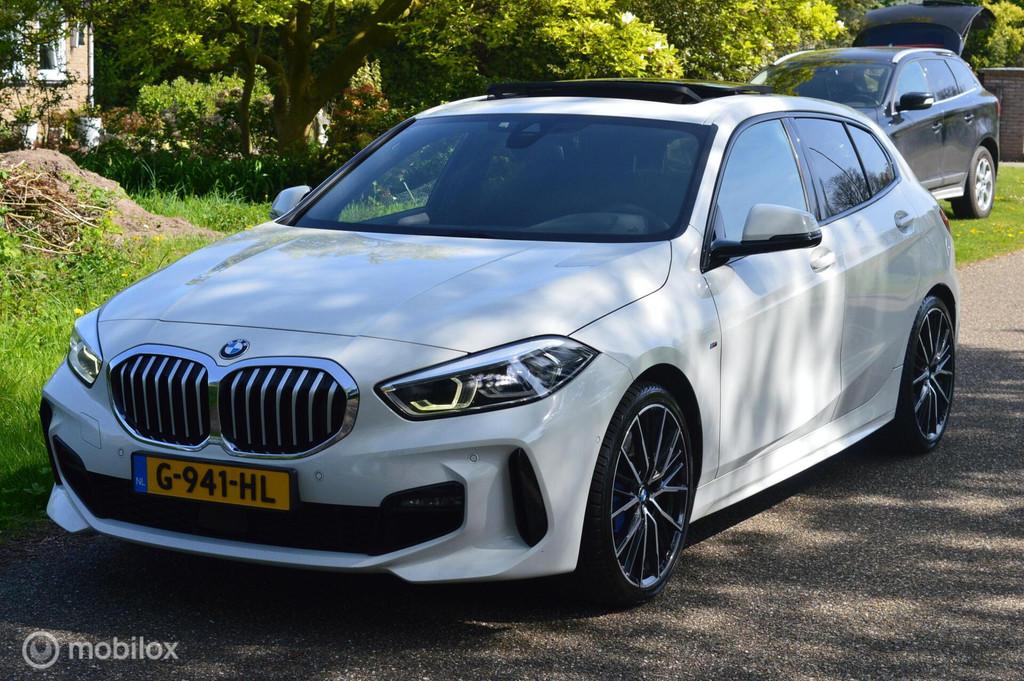BMW 1-serie 116D M-Sport / Virtual / Panorama / ACC / LED /, Auto's, BMW, 730 kg, Gebruikt, Euro 6, 116 pk