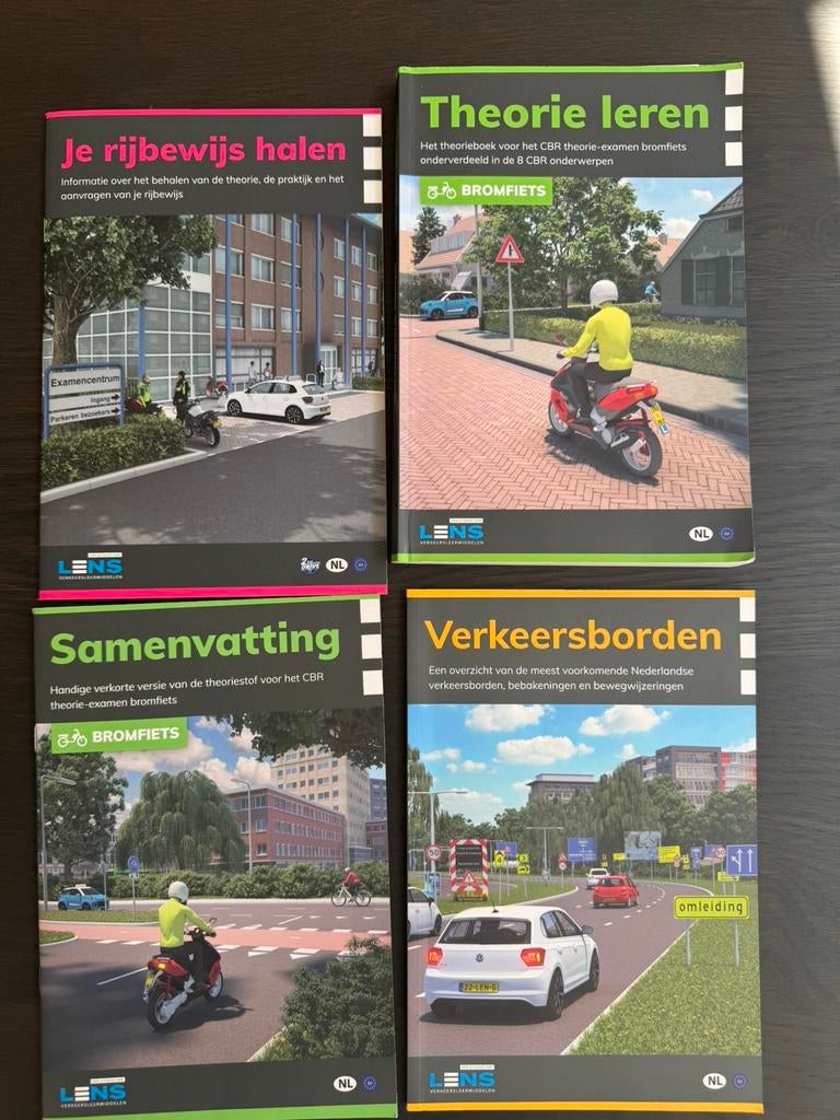 Theorie scooter / brommer, Boeken, Motoren, Ophalen of Verzenden, Zo goed als nieuw