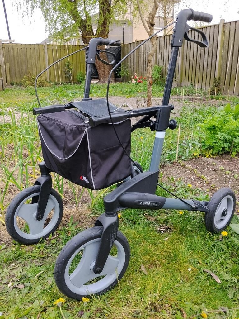 Lichtgewicht aluminium Rollator in Venlo, Diversen, Verpleegmiddelen, Ophalen, Gebruikt