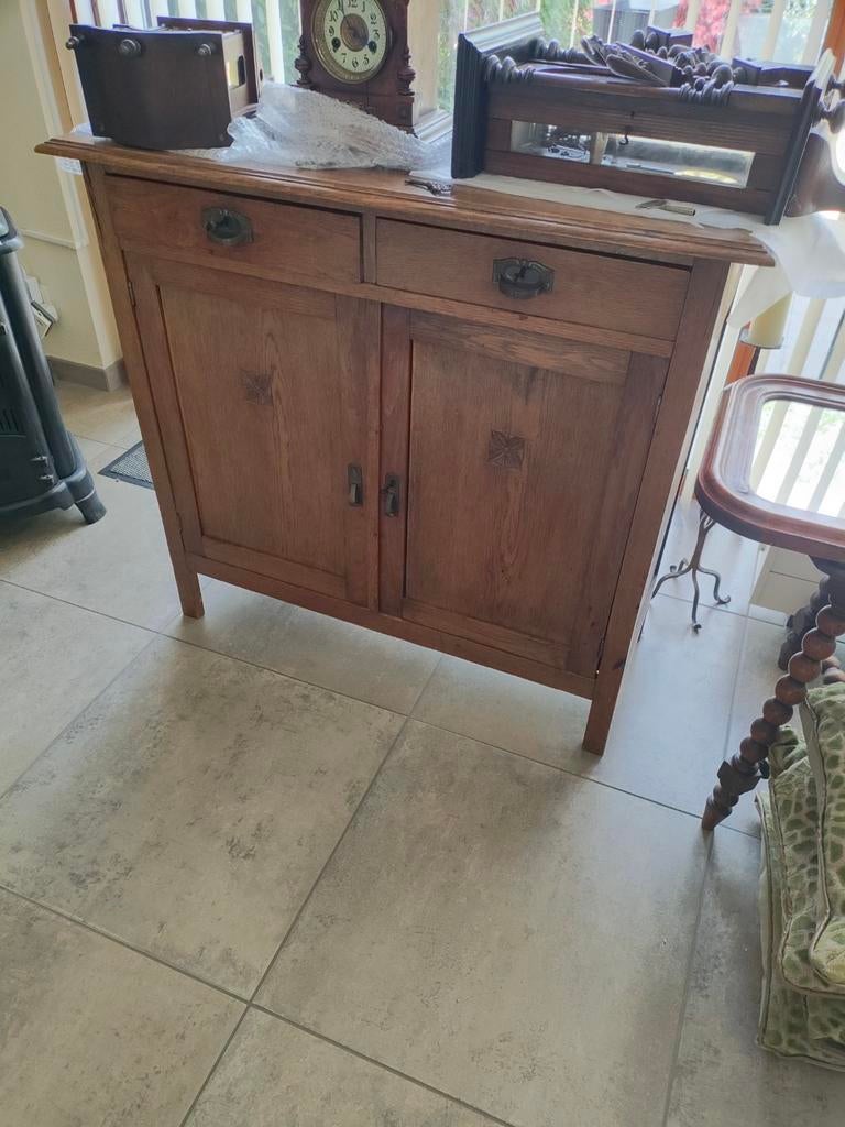 Art Deco Eiken Kastje met Houtsnijwerk, Ophalen