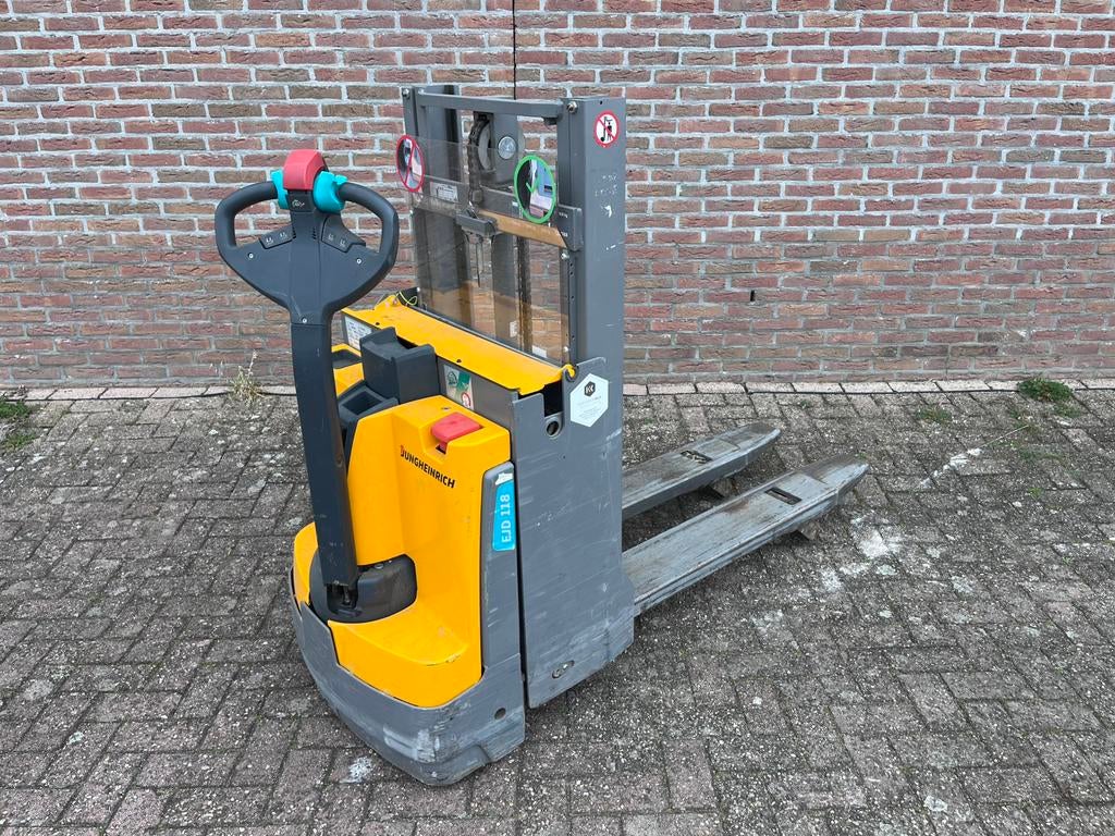 Jungheinrich stapelaar (initiële hef), Doe-het-zelf en Verbouw, Palletwagens en Pompwagens, Verzenden, Zo goed als nieuw