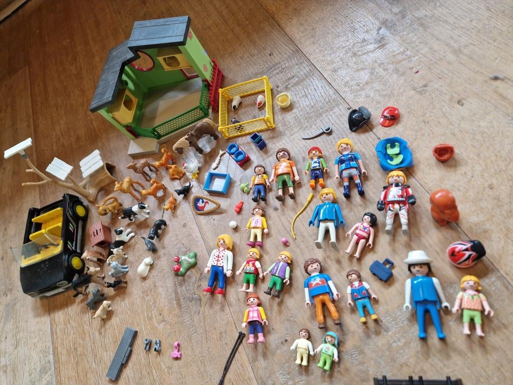 Playmobil, veel poppetjes, dieren en accessoires, Kinderen en Baby's, Speelgoed | Playmobil, Ophalen of Verzenden, Zo goed als nieuw