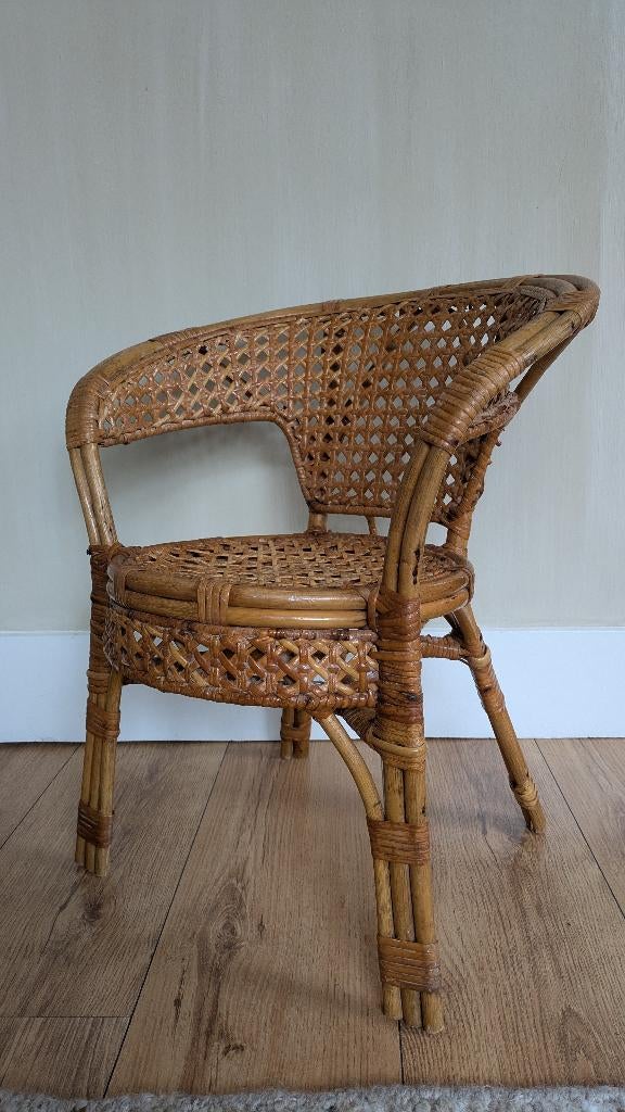 Rotan poppenstoel of plantenstoel, Gebruikt, Boho, Ophalen of Verzenden, Natuurlijk materiaal