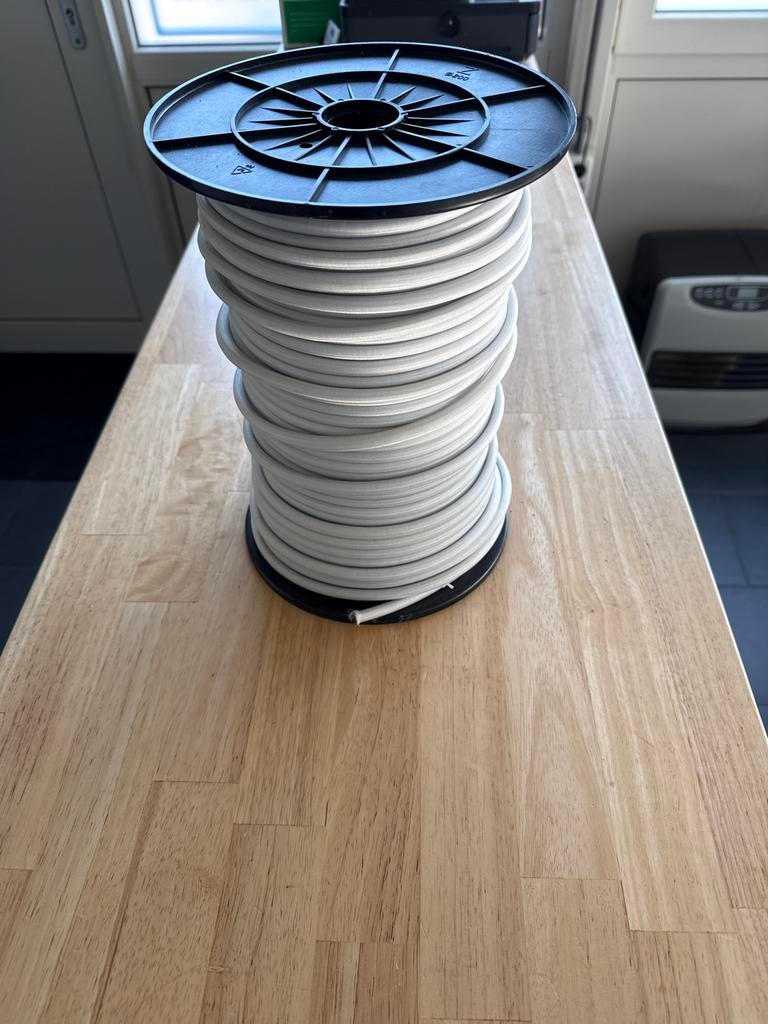 Nieuwe rol 8mm wit koordelastiek - 100 meter, Ophalen of Verzenden, Nieuw