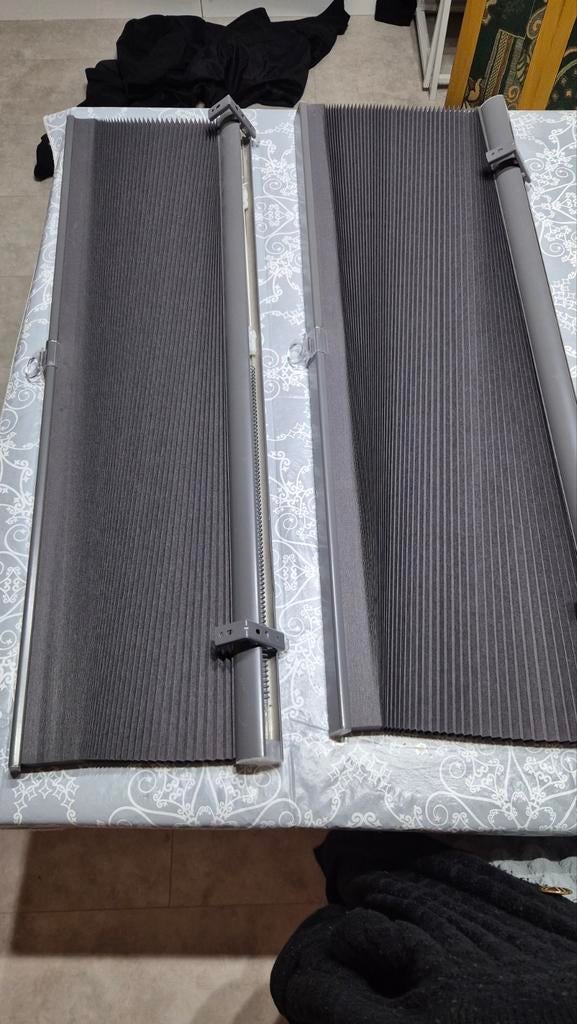 Twee donkergrijze plisségordijnen nieuwe, Huis en Inrichting, Stoffering | Gordijnen en Lamellen, Ophalen of Verzenden, Nieuw