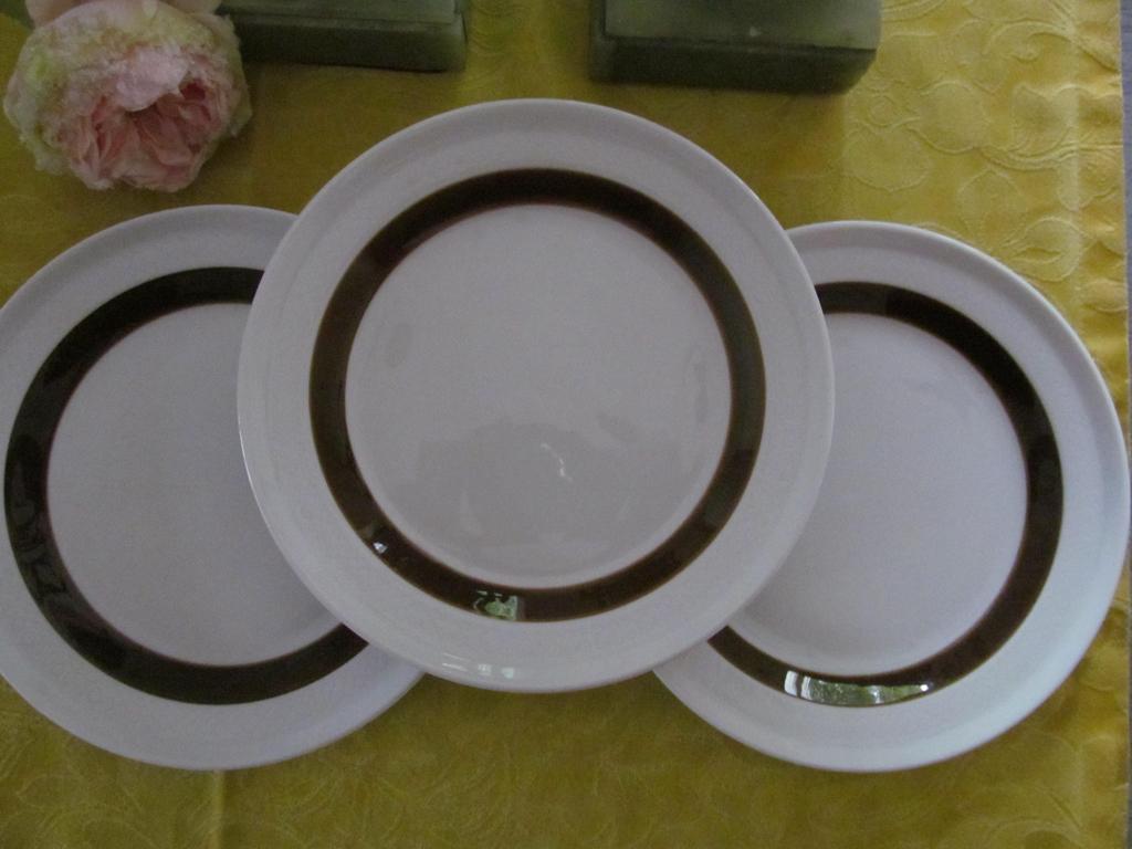 3 Rorstrand Forma Sweden Borden, Keramiek, Ophalen of Verzenden, Zo goed als nieuw, Bord(en)