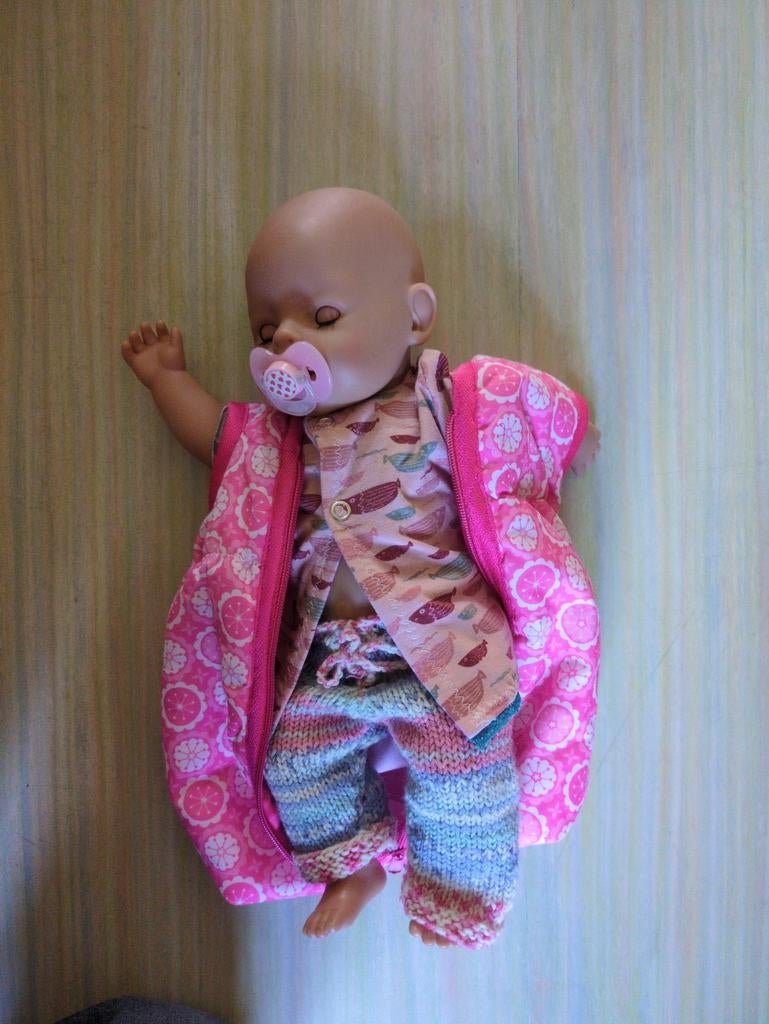 Baby Born pop met slaapzak, kleertjes en speen, Ophalen, Gebruikt, Babypop