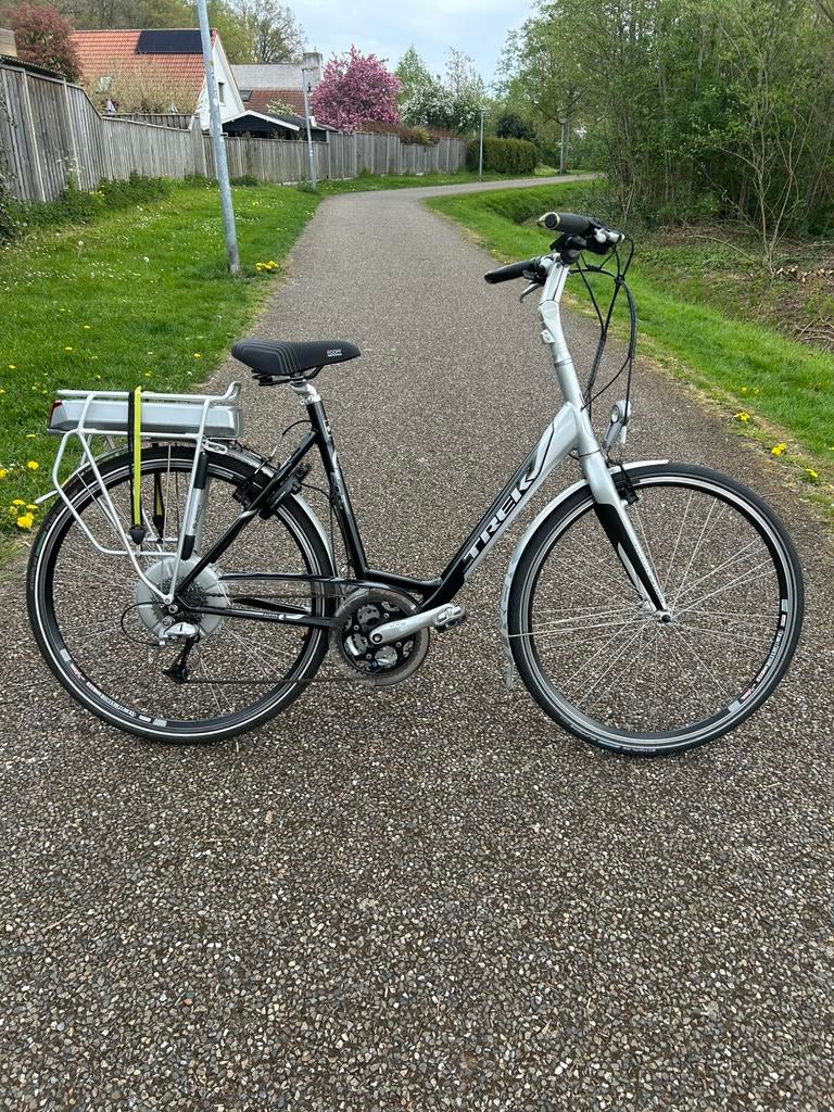 Trek elektrische fiets 28 inch, Fietsen en Brommers, Elektrische fietsen, Ophalen of Verzenden, Zo goed als nieuw, Overige merken