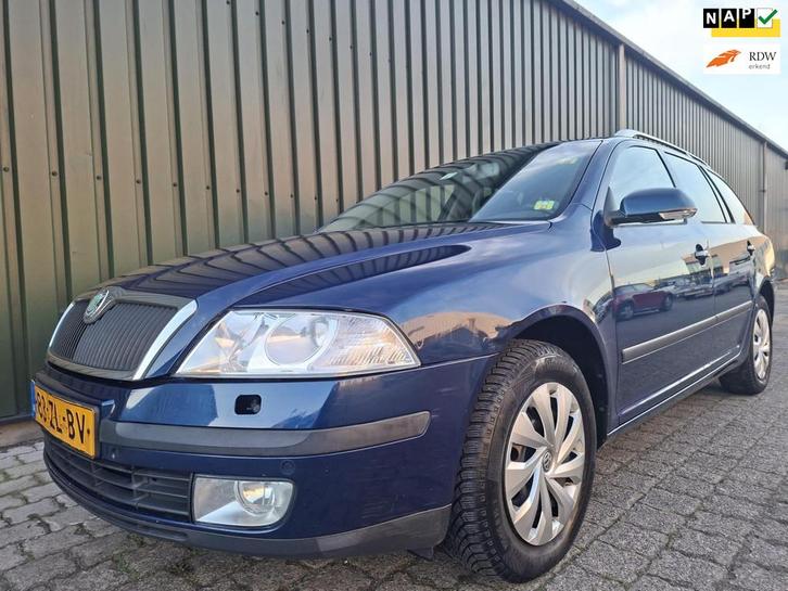 Skoda Octavia Combi 1.6 FSI Elegance Attractive Business Nie, Auto's, Skoda, Bedrijf, Te koop, Octavia, ABS, Airbags, Airconditioning
