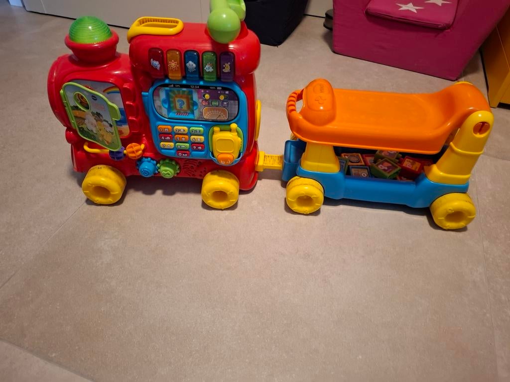 VTech Looptrein: 4-in-1 Groei Mee Muzikale Trein, Ophalen of Verzenden, Gebruikt, 6 maanden tot 2 jaar