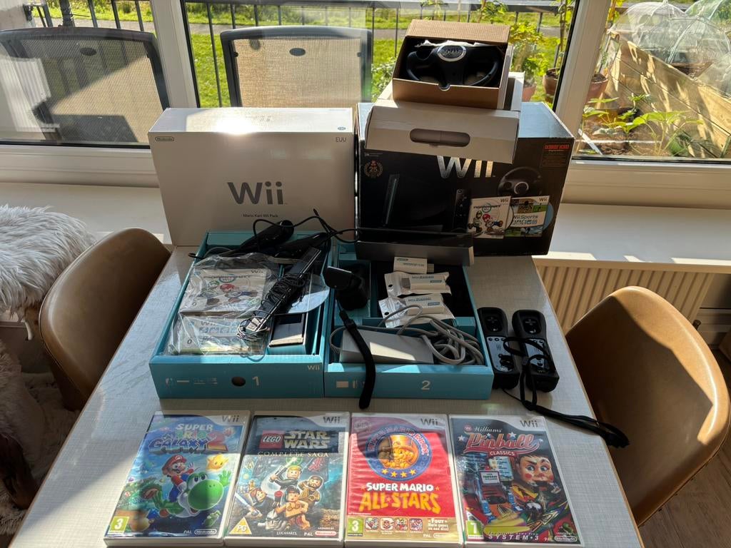 Nintendo wii spelcomputer zeer uitgebreid 25 aniversery, Ophalen of Verzenden, Zo goed als nieuw, Met 3 controllers of meer, Met stuurtje