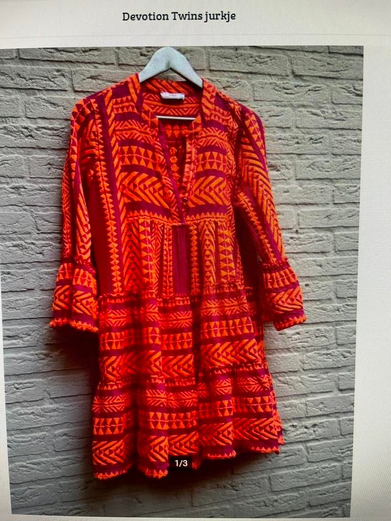 Devotion Twins maat M, Kleding | Dames, Jurken, Zo goed als nieuw, Maat 38/40 (M), Oranje, Boven de knie, Ophalen of Verzenden