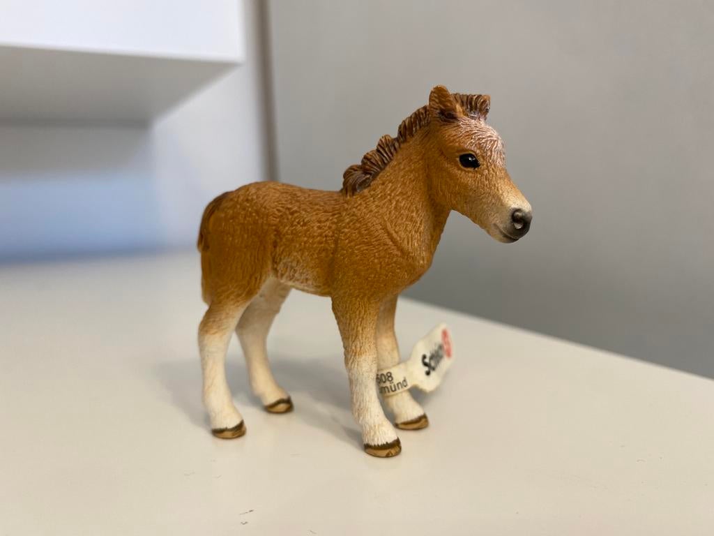 Schleich Dartmoor Veulen met Vaan ~ 13691, Ophalen of Verzenden, Paard, Beeldje of Figuurtje