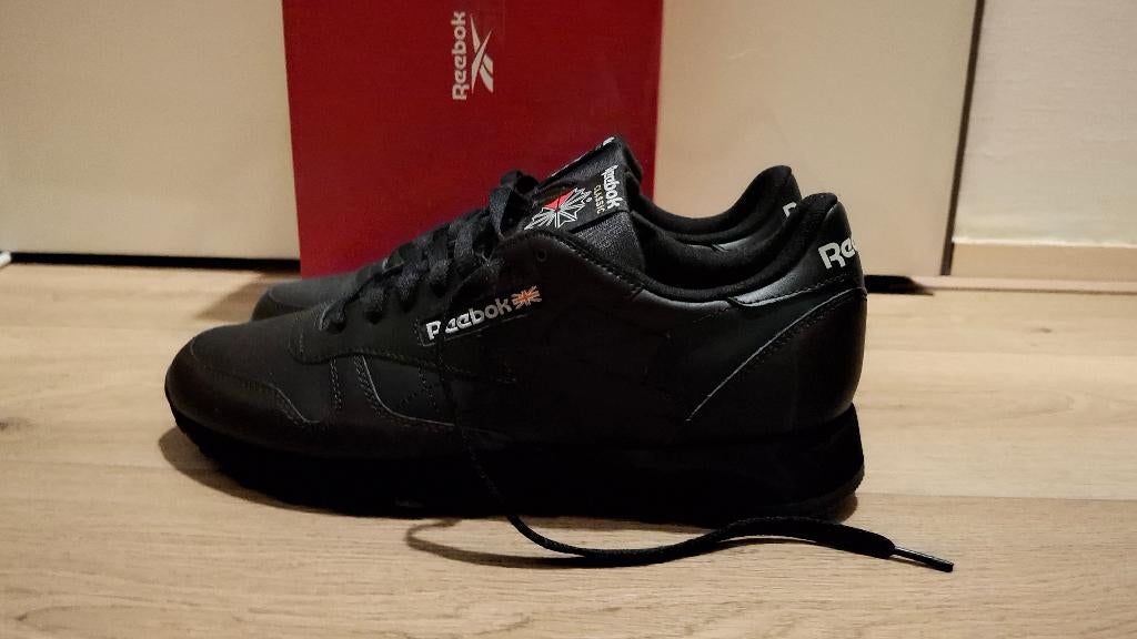 Reebok Classic sportschoenen maat 44,5, Kleding | Heren, Schoenen, Verzenden, Zo goed als nieuw, Zwart, Sportschoenen