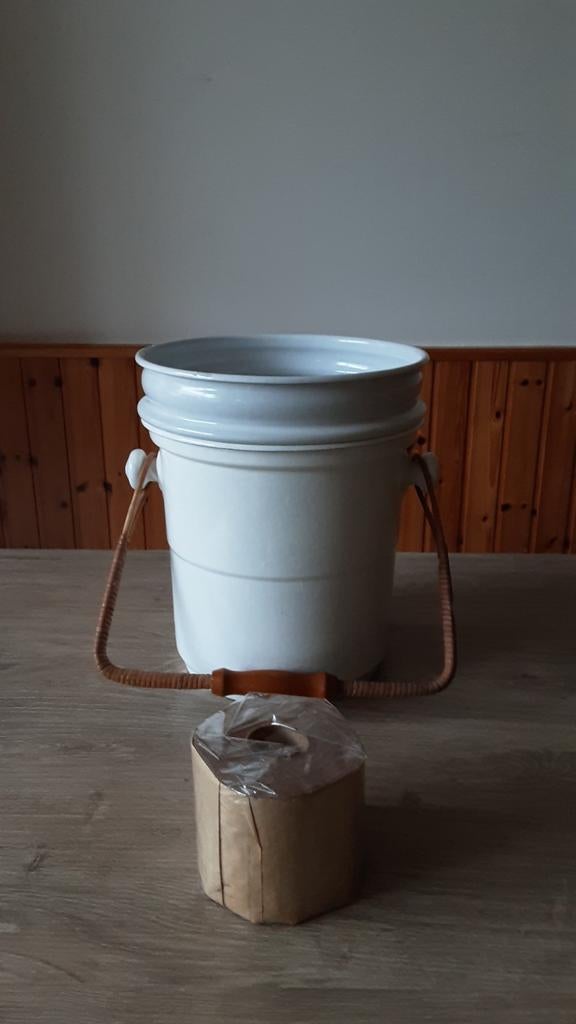 EMAILLE WITTE TOILETEMMER., Antiek en Kunst, Antiek | Emaille, Ophalen of Verzenden