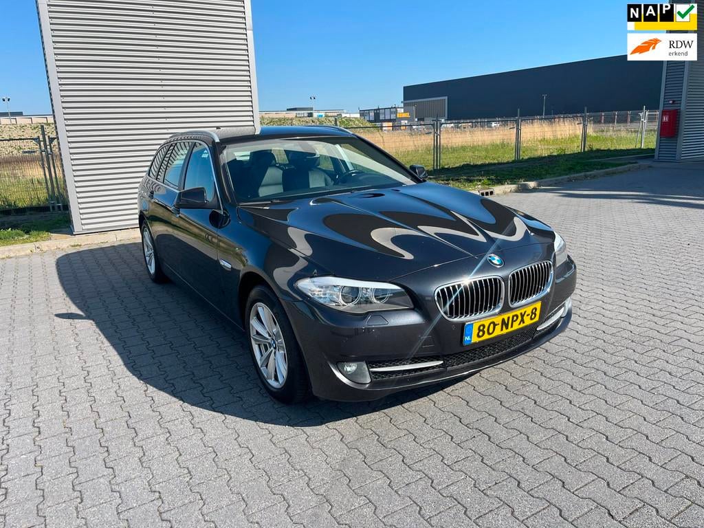 BMW 5-serie Touring 523i High Executive AUTOMAAT| LEDER | DE, Auto's, Euro 5, Achterwielaandrijving, Gebruikt, Zwart