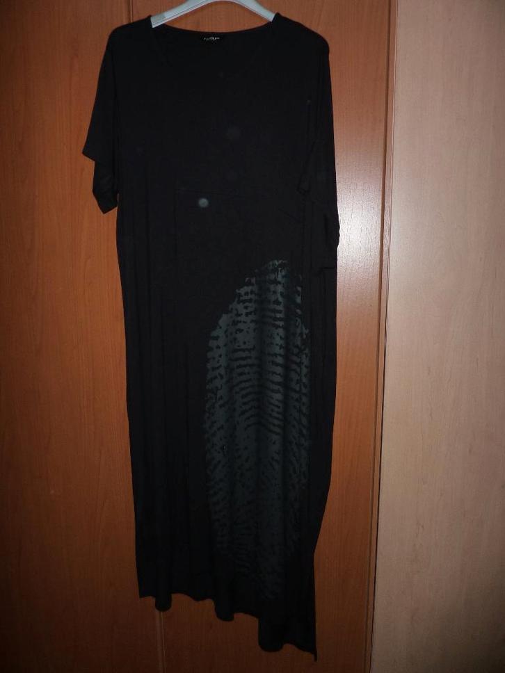 NÖR Denmark jurk maat 46, Kleding | Dames, Jurken, Zo goed als nieuw, Maat 46/48 (XL) of groter, Zwart, Onder de knie, Verzenden