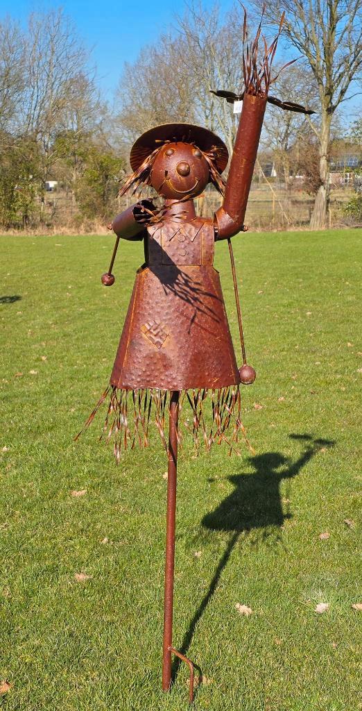 VOGELVERSCHRIKKER / metaal / meisje met bloem, Tuin en Terras, Tuinbeelden, Nieuw, Mensenbeeld, Ophalen of Verzenden