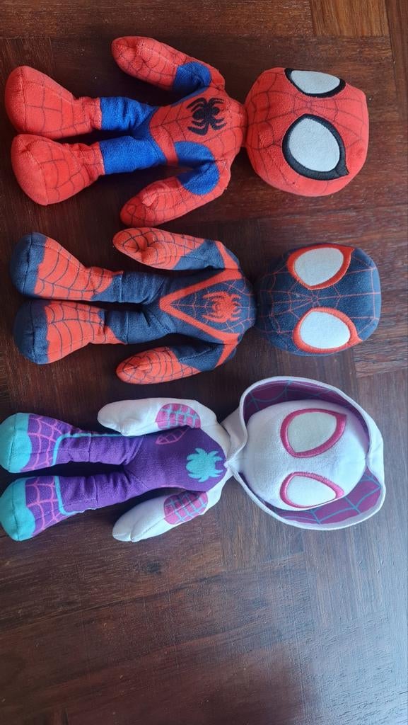 Spidey en vrienden knuffels met glow in the dark ogen, Kinderen en Baby's, Speelgoed | Knuffels en Pluche, Ophalen, Zo goed als nieuw